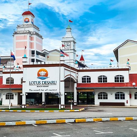 โลตัส เดซารุ บีช รีสอร์ต แอนด์ สปา Hotel Bandar Penawar ภายนอก รูปภาพ
