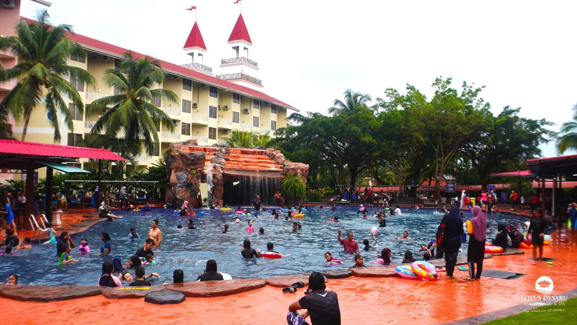 โลตัส เดซารุ บีช รีสอร์ต แอนด์ สปา Hotel Bandar Penawar ภายนอก รูปภาพ