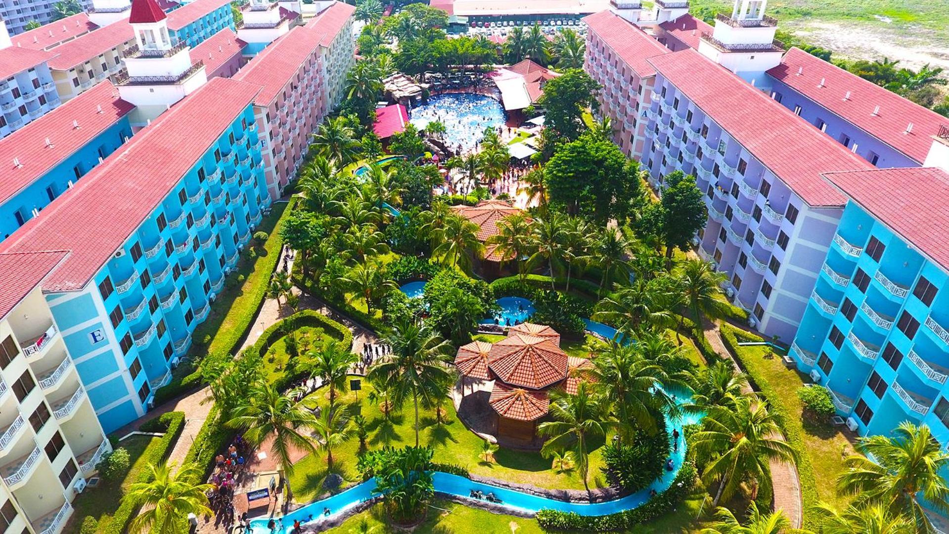 โลตัส เดซารุ บีช รีสอร์ต แอนด์ สปา Hotel Bandar Penawar ภายนอก รูปภาพ